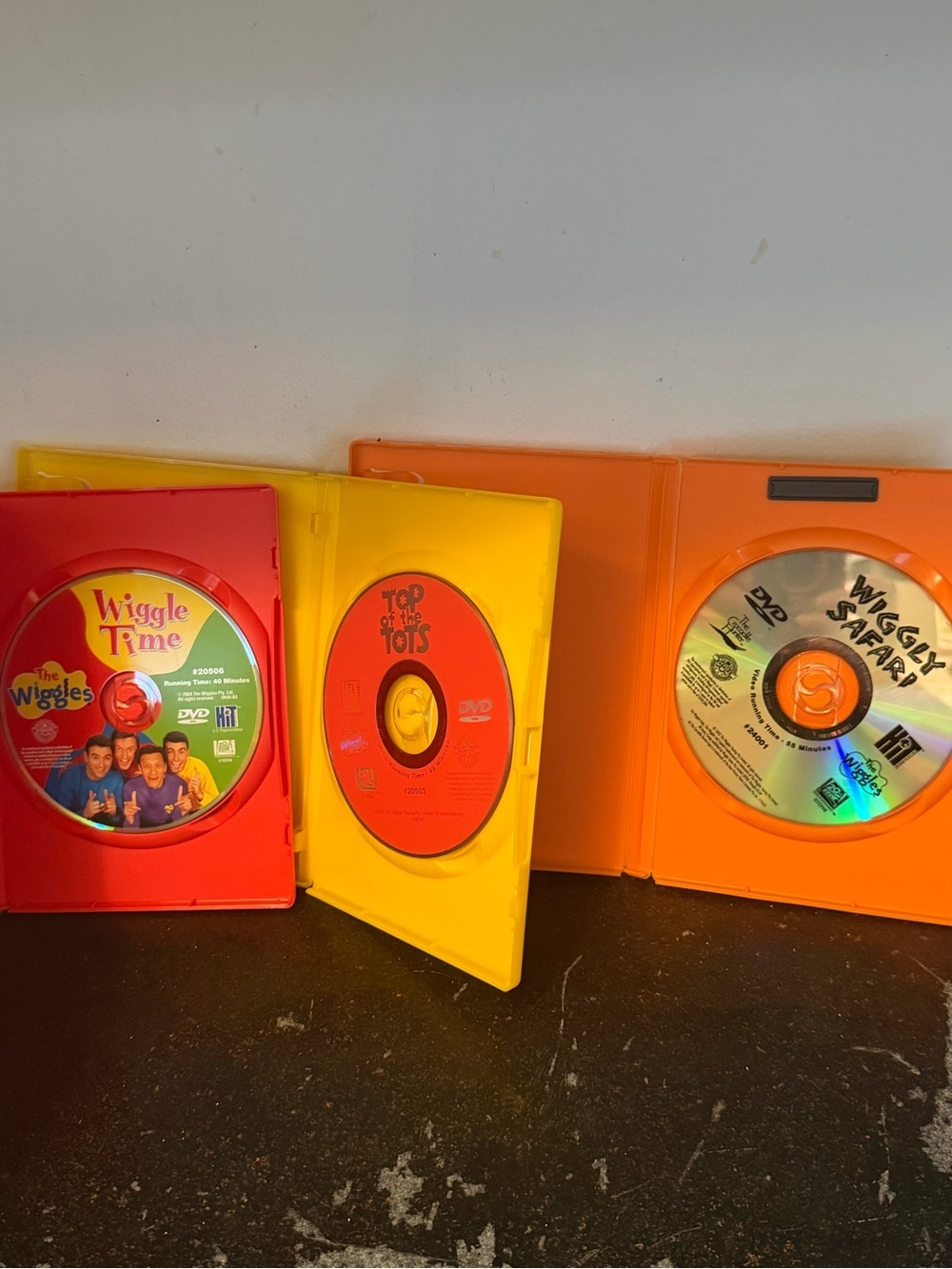The Wiggles :Top of the Tots, Wiggly Safari, Wiggle Time , 3 Pre-Owned DVD Set - Picture 5 of 5